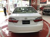 Bán ô tô Toyota Camry đời 2017, màu trắng