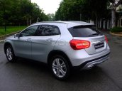 Bán xe Mercedes GLA200 màu bạc 7800km, nhập khẩu, chính hãng