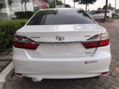 Cần bán Toyota Camry đời 2017, màu trắng