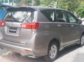 Bán xe Toyota Innova sản xuất 2017, màu bạc