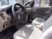 Bán Toyota Innova G sản xuất 2014, màu bạc số tự động, giá tốt