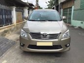 Bán Toyota Innova 2.0V đời 2014, màu vàng số tự động