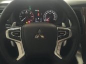 Cần bán Mitsubishi Pajero Sport Premium sản xuất 2016, màu trắng