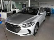 Bán ô tô Hyundai Elantra 2017, màu bạc giá cạnh tranh