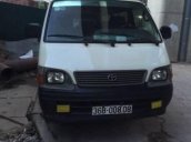 Cần bán xe Toyota Hiace đời 2002, màu trắng giá cạnh tranh