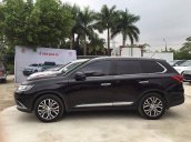 Bán xe Mitsubishi Outlander CVT đời 2017, màu đen, nhập khẩu nguyên chiếc