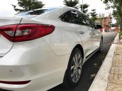 Bán xe Hyundai Sonata 2.0 AT năm 2015, màu trắng, xe nhập, giá tốt