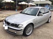 Cần bán BMW 3 Series 325i 2005, màu bạc xe gia đình