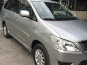 Cần bán xe Toyota Innova E 2012, màu bạc, giá 540tr