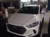 Bán xe Hyundai Elantra 1.6AT đời 2017, màu trắng, 625tr