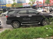 Cần bán Toyota Fortuner 2.7V (4x4) AT đời 2017, xe đi siêu lướt trang bị thêm nhiều option