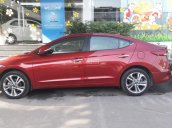 Cần bán Hyundai Elantra 1.6AT 2017, màu đỏ, tặng ngay bảo hiểm 1 năm và phụ kiện, tiền mặt khủng