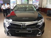 Bán Toyota Camry 2.5Q đời 2017, màu đen