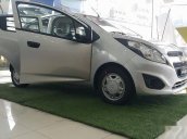 Bán xe Chevrolet Spark Van đời 2017, màu bạc