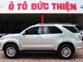 Cần bán xe Toyota Fortuner V 2012, màu bạc chính chủ