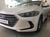 Giá xe Hyundai Elantra bản 1.6 AT màu trắng, xe mới 100%, cam kết giá tốt nhất thị trường, LH Hương: 0902.608.293