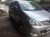 Cần bán gấp Toyota Innova đời 2011, màu bạc