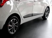 Cần bán Hyundai Grand i10 đời 2017, màu trắng, giá tốt