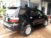 Cần bán Toyota Fortuner đời 2010, màu đen số tự động, giá tốt