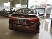 Cần bán xe Toyota Corolla Altis đời 2017, màu nâu