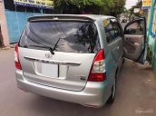 Gia đình bán Toyota Innova G đời 2012, màu bạc