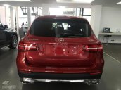 Bán ô tô Mercedes GLC250 4Matic đời 2017, màu đỏ, mới 100%