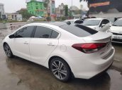 Bán xe Kia Cerato đời 2017, màu trắng, giá tốt