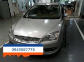 Cần bán Ford Focus đời 2008, màu bạc