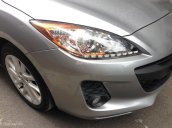 Nhà cần bán xe Mazda 3 sedan số tự động, màu bạc, SX 2015