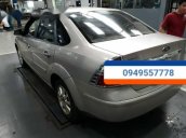 Cần bán Ford Focus đời 2008, màu bạc