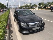 Đi nước ngoài nên cần bán xe Mercedes C250 màu đen tự động, SX 2013