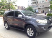 Bán Toyota Fortuner đời 2009, màu đen xám