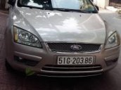 Cần bán gấp Ford Focus MT đời 2005 xe gia đình, giá tốt