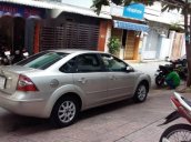 Cần bán gấp Ford Focus MT đời 2005 xe gia đình, giá tốt