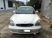 Cần bán Daewoo Nubira đời 2002, màu trắng số sàn, 135 triệu