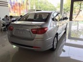 Cần bán Hyundai Avante 2.0AT đời 2016, màu bạc