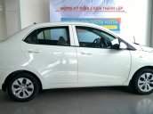 Cần bán Hyundai i10 1.2MT Base đời 2017, màu trắng - Ưu đãi tiền mặt nhiều - Kèm quà tặng hấp dẫn