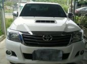 Cần bán xe Toyota Hilux đời 2014, màu trắng