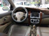 Cần bán Nissan Grand livina 1.8MT năm 2010, màu bạc