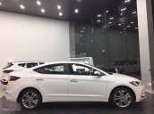 Bán Hyundai Elantra 2017 đủ màu có sẵn xe giao ngay, hỗ trợ trả góp 90%, giá cực tốt, K/M cực cao, hotline: 0906.409.199