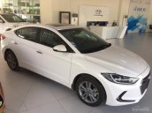 Bán Hyundai Elantra 2018, KM cực cao, xe giao ngay giá cực tốt