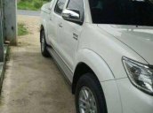 Cần bán lại xe Toyota Hilux MT 2014, màu trắng chính chủ