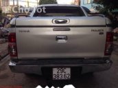 Bán ô tô Toyota Hilux đời 2014, màu bạc