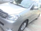 Cần bán Toyota Innova MT đời 2006, màu bạc chính chủ, giá tốt