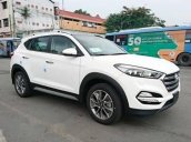 Cần bán Hyundai Tucson đời 2017, màu trắng