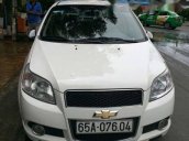 Cần bán gấp Chevrolet Aveo MT đời 2015, màu trắng xe gia đình, giá chỉ 345 triệu