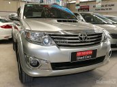 Bán Toyota Fortuner G 2014 số sàn, màu bạc, tặng BHVC, hỗ trợ vay 70% lãi suất ưu đãi