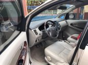 Cần bán xe Toyota Innova 2.0V 2014, số tự động, nhà đi như mới đẹp