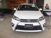 Cần bán Toyota Yaris đời 2017, màu trắng