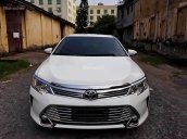 Cần bán Toyota Camry 2.0E năm 2016, màu trắng giá cạnh tranh